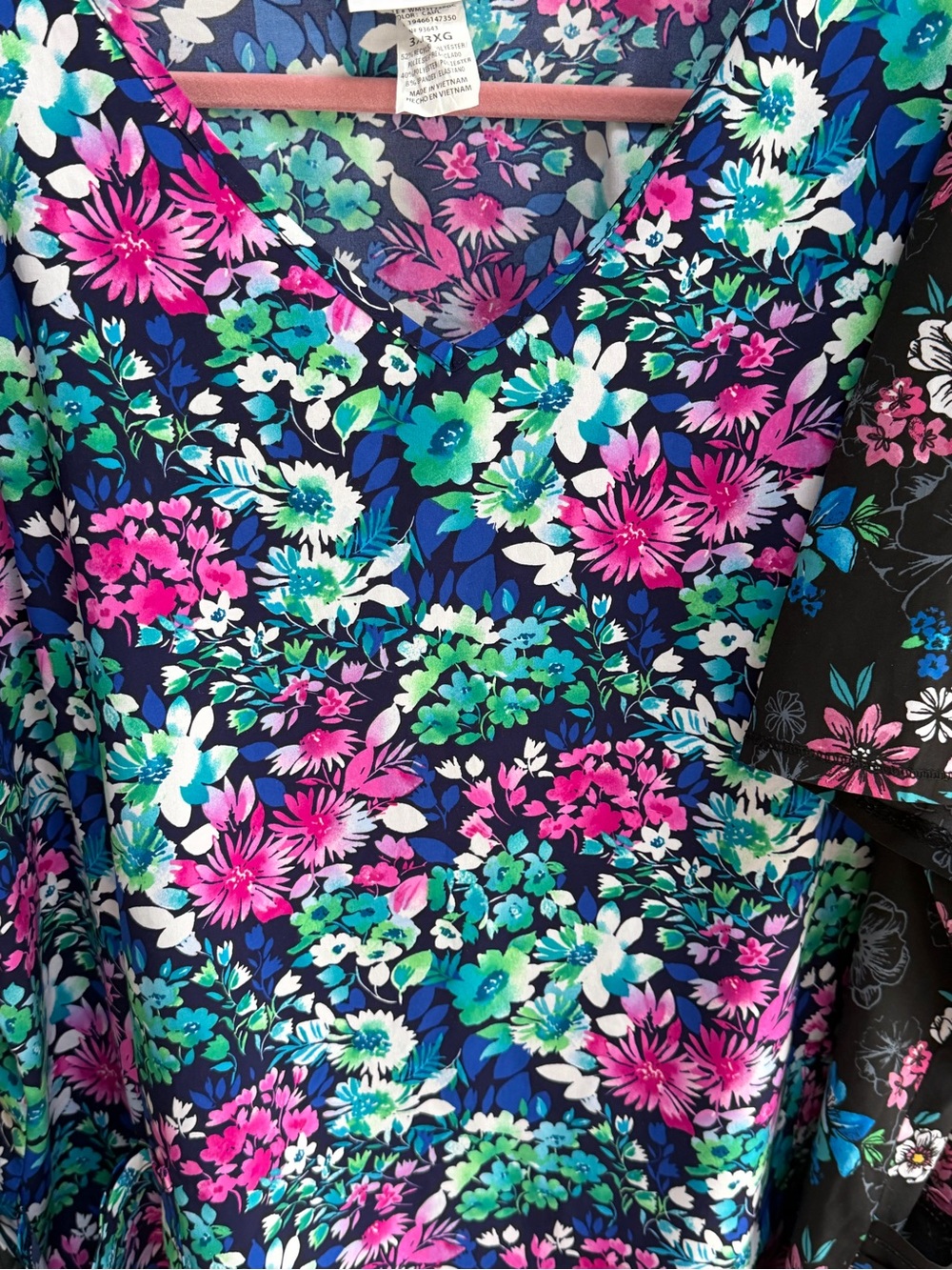 Floral V-Neck Women’s Scrub top - Picture 14 of 16